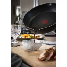 tefal-robusto-e2490644-cacerola-sarten-multiuso-alrededor-6.jpg