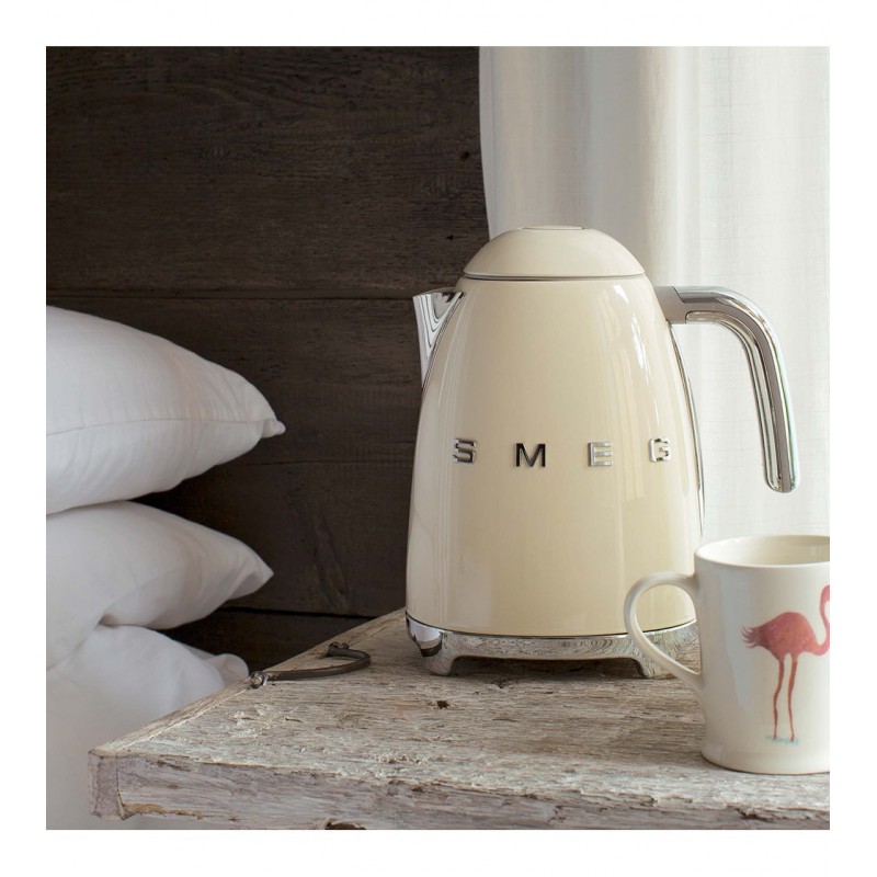 smeg-klf03creu-tetera-electrica-1-7-l-2400-w-crema-de-color-5.jpg