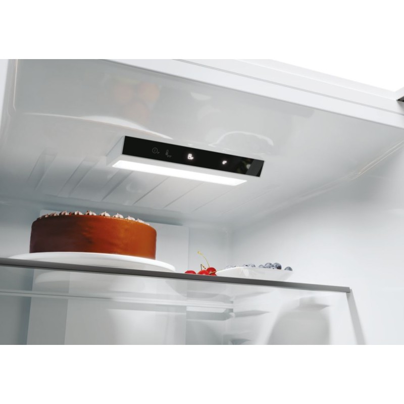 candy-fresco-cncq2t618ew-independiente-355-l-e-blanco-9.jpg